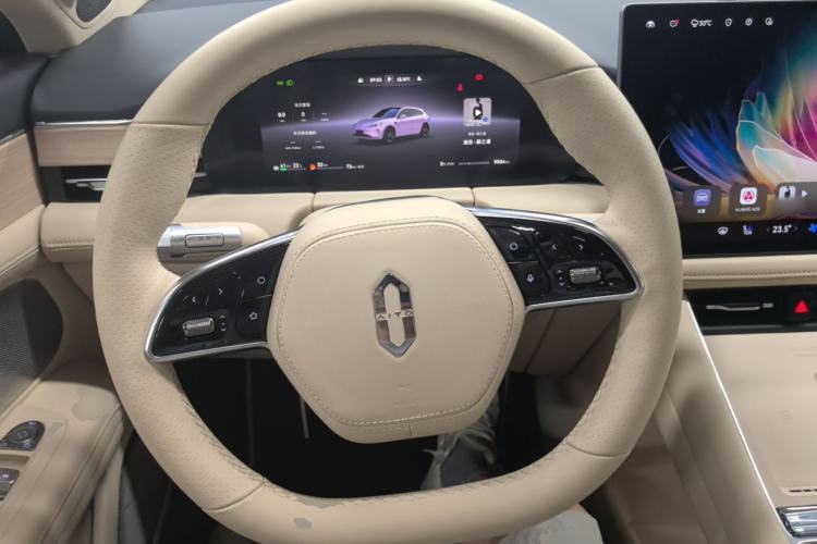 Used Hima AITO M5 2025 Extended-Range Ultra All-Wheel-Drive Version Steering Wheel