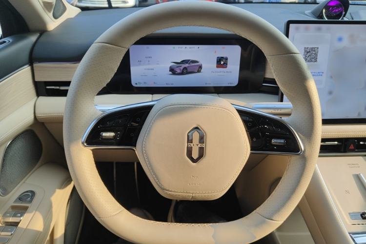 Used Hima AITO M5 2025 Extended-Range Ultra All-Wheel-Drive Version Steering Wheel