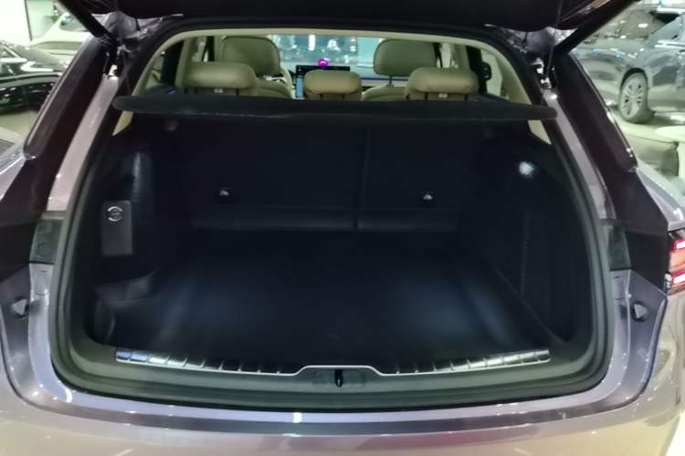 Used Hima AITO M5 2025 Extended-Range Ultra All-Wheel-Drive Version Trunk