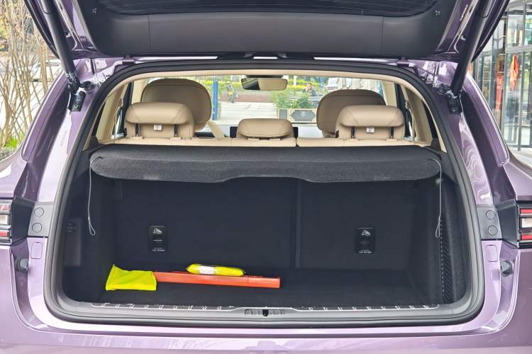 Used Hima AITO M5 2025 Extended-Range Ultra All-Wheel-Drive Version Trunk