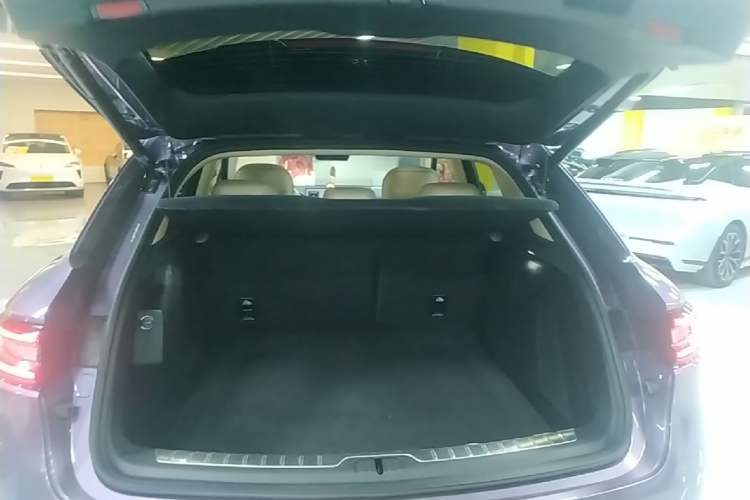 Used Hima AITO M5 2025 Extended-Range Ultra All-Wheel-Drive Version Trunk