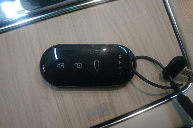 Used Hima AITO M5 2025 Extended-Range Ultra All-Wheel-Drive Version Vehicle Key