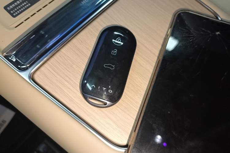Used Hima AITO M5 2025 Extended-Range Ultra Rear-Wheel-Drive Version Vehicle Key