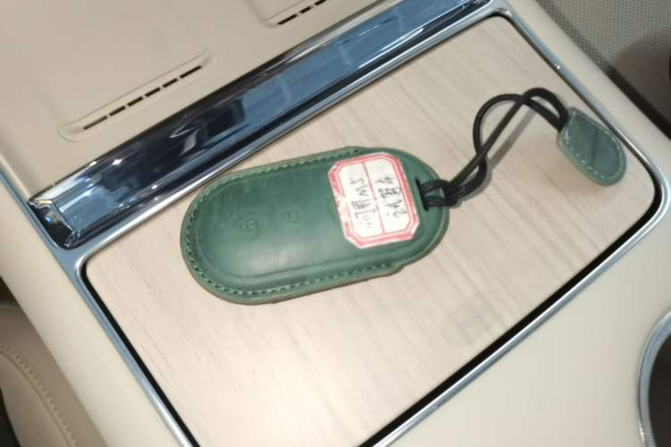 Used Hima AITO M5 2025 Extended-Range Ultra All-Wheel-Drive Version Vehicle Key
