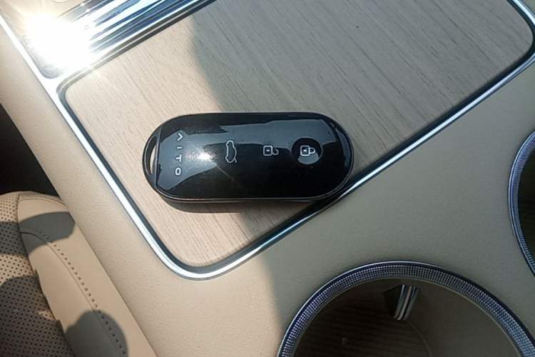 Used Hima AITO M5 2025 Extended-Range Ultra All-Wheel-Drive Version Vehicle Key