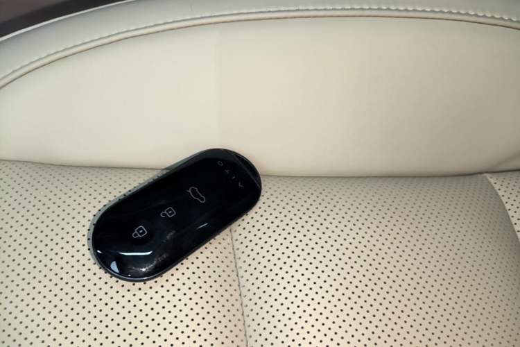 Used Hima AITO M5 2025 Extended-Range Ultra All-Wheel-Drive Version Vehicle Key
