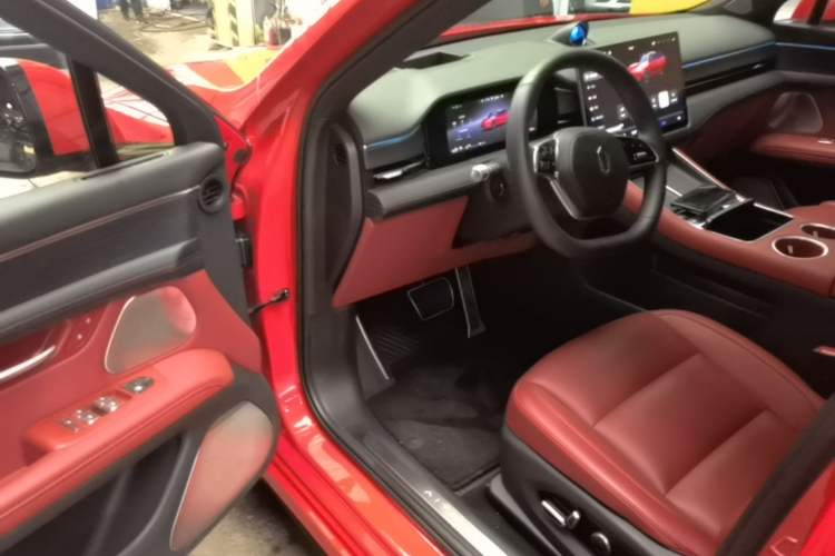 Used Hima AITO M5 2025 Extended-Range Ultra All-Wheel-Drive Version Driver Seat