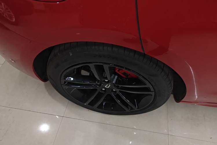 Used Hima AITO M5 2025 Extended-Range Ultra All-Wheel-Drive Version Exterior 5