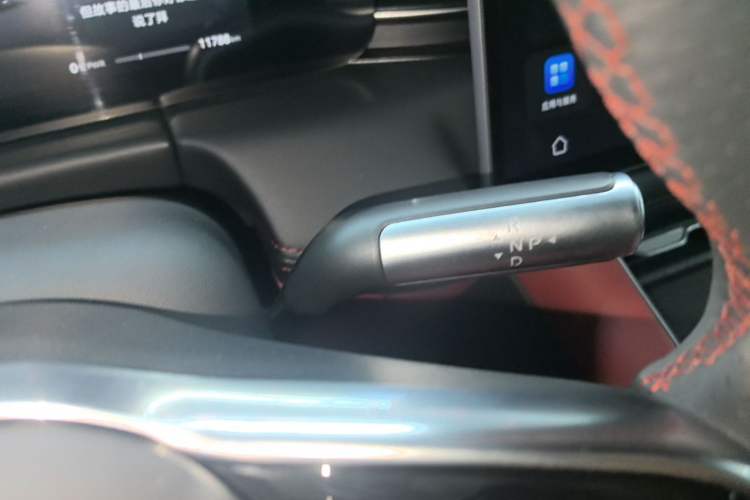 Used Hima AITO M5 2025 Extended-Range Ultra All-Wheel-Drive Version Gear Lever