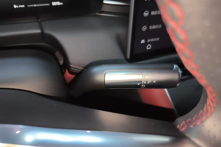 Used Hima AITO M5 2025 Extended-Range Ultra All-Wheel-Drive Version Gear Lever