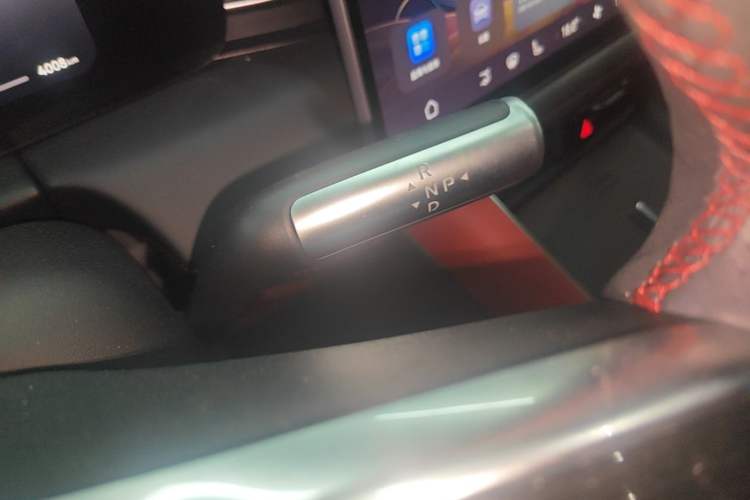 Used Hima AITO M5 2025 Extended-Range Ultra All-Wheel-Drive Version Gear Lever