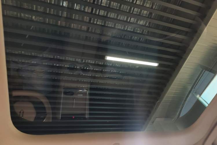 Used Hima AITO M5 2025 Extended-Range Ultra Rear-Wheel-Drive Version Headliner
