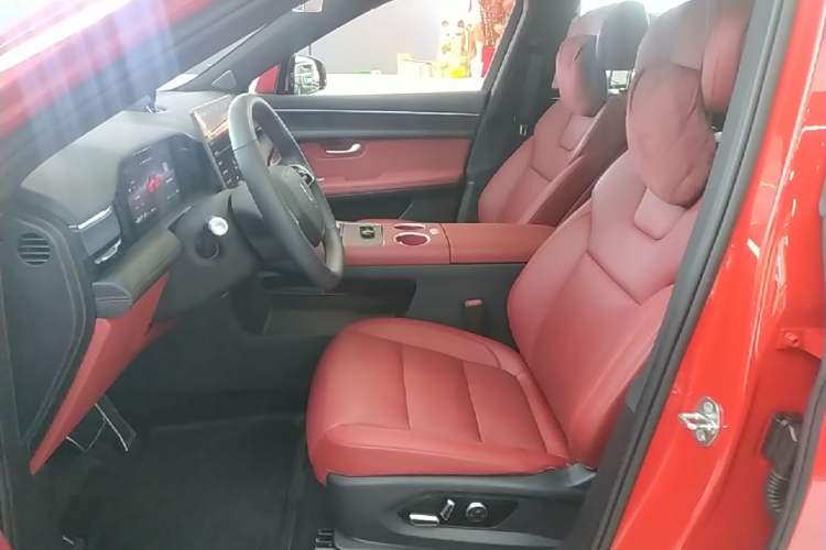 Used Hima AITO M5 2025 Extended-Range Ultra All-Wheel-Drive Version Left Front Seat