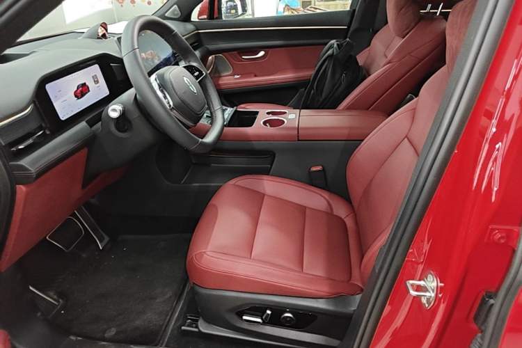 Used Hima AITO M5 2025 Extended-Range Ultra All-Wheel-Drive Version Left Front Seat