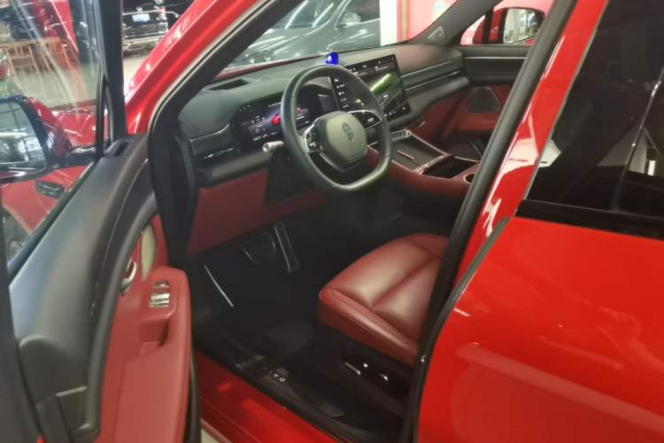 Used Hima AITO M5 2025 Extended-Range Ultra All-Wheel-Drive Version Left Front Seat
