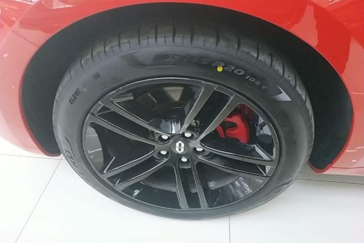Used Hima AITO M5 2025 Extended-Range Ultra All-Wheel-Drive Version Left Front Wheel Hub