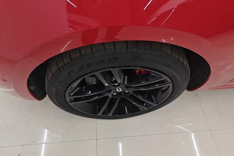 Used Hima AITO M5 2025 Extended-Range Ultra All-Wheel-Drive Version Left Front Wheel Hub