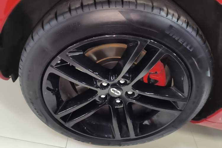 Used Hima AITO M5 2025 Extended-Range Ultra All-Wheel-Drive Version Left Front Wheel Hub