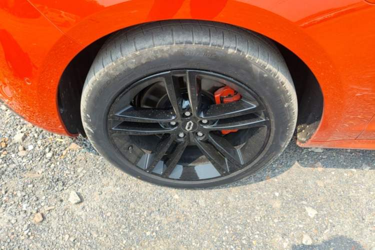 Used Hima AITO M5 2025 Extended-Range Ultra All-Wheel-Drive Version Left Front Wheel Hub