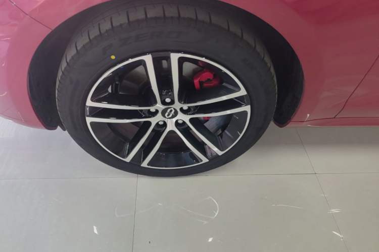 Used Hima AITO M5 2025 Extended-Range Ultra Rear-Wheel-Drive Version Left Front Wheel Hub