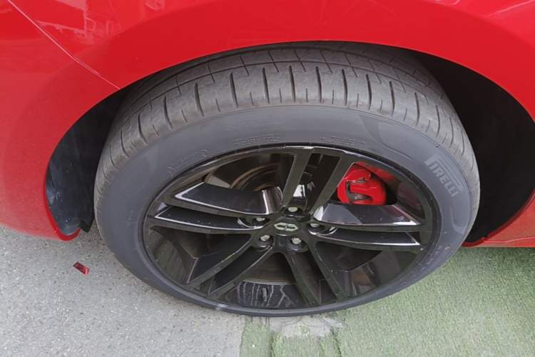 Used Hima AITO M5 2025 Extended-Range Ultra All-Wheel-Drive Version Left Front Wheel Hub