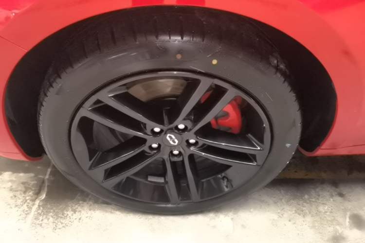Used Hima AITO M5 2025 Extended-Range Ultra All-Wheel-Drive Version Left Front Wheel Hub