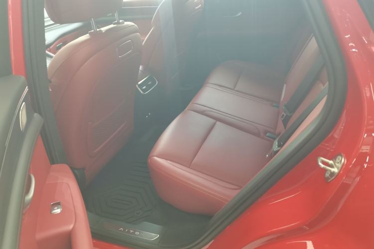 Used Hima AITO M5 2025 Extended-Range Ultra All-Wheel-Drive Version Left Rear Seat