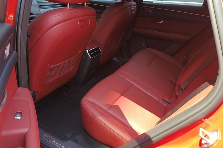 Used Hima AITO M5 2025 Extended-Range Ultra All-Wheel-Drive Version Left Rear Seat