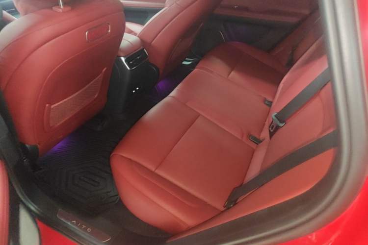 Used Hima AITO M5 2025 Extended-Range Ultra All-Wheel-Drive Version Left Rear Seat