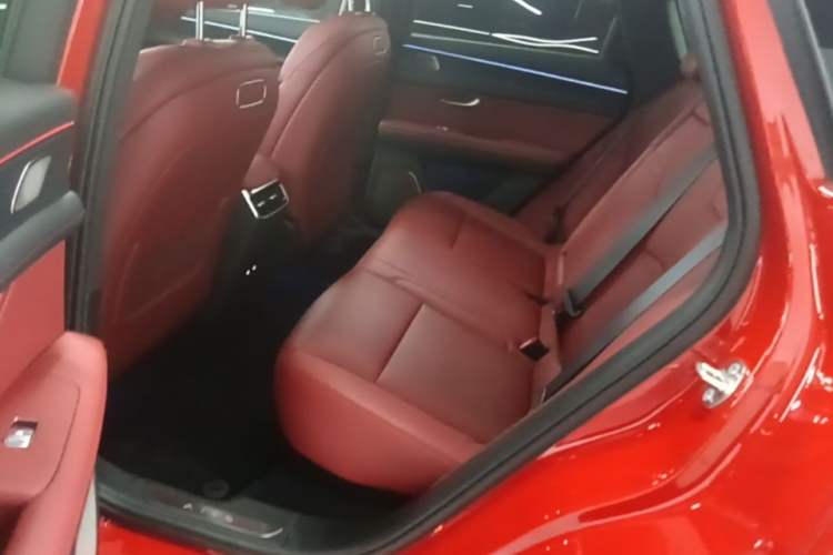 Used Hima AITO M5 2025 Extended-Range Ultra All-Wheel-Drive Version Left Rear Seat