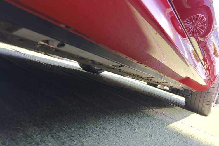 Used Hima AITO M5 2025 Extended-Range Ultra All-Wheel-Drive Version Left Side Sill