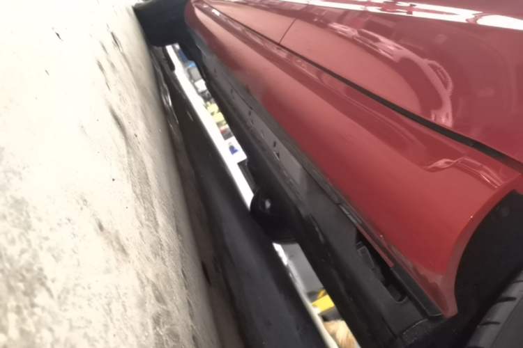 Used Hima AITO M5 2025 Extended-Range Ultra All-Wheel-Drive Version Left Side Sill