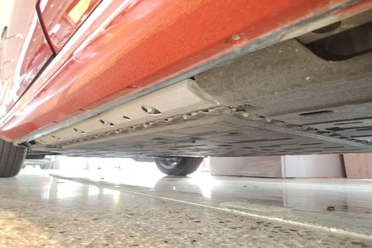 Used Hima AITO M5 2025 Extended-Range Ultra All-Wheel-Drive Version Left Side Sill