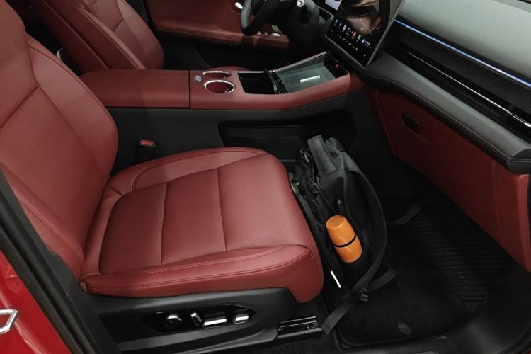 Used Hima AITO M5 2025 Extended-Range Ultra All-Wheel-Drive Version Right Front Seat