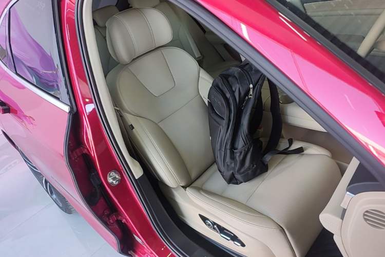 Used Hima AITO M5 2025 Extended-Range Ultra Rear-Wheel-Drive Version Right Front Seat