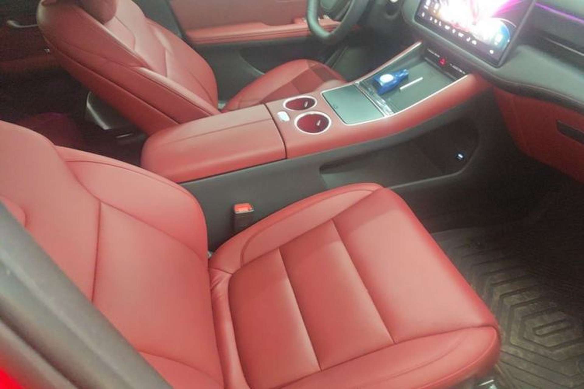 Used Hima AITO M5 2025 Extended-Range Ultra All-Wheel-Drive Version Right Front Seat