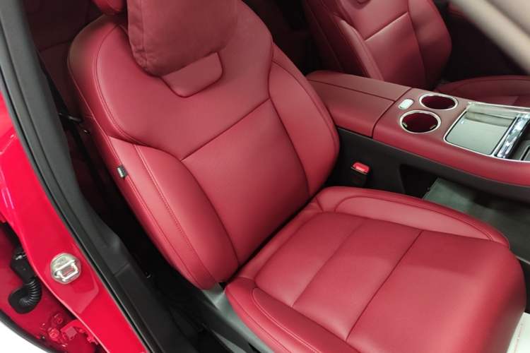 Used Hima AITO M5 2025 Extended-Range Ultra All-Wheel-Drive Version Right Front Seat