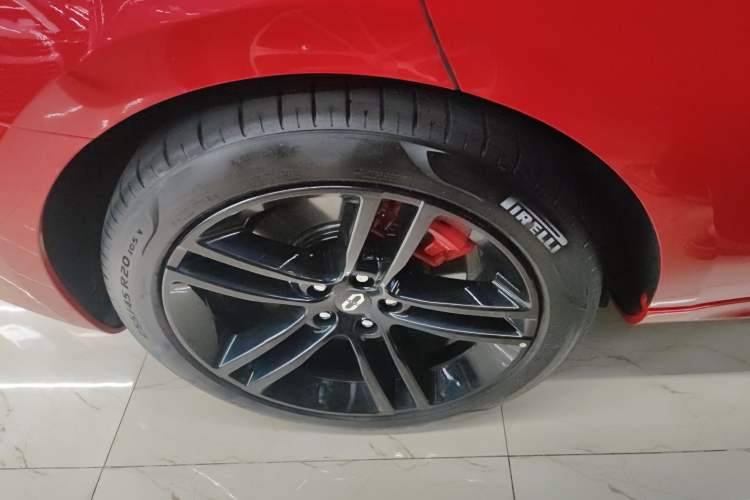 Used Hima AITO M5 2025 Extended-Range Ultra All-Wheel-Drive Version Right Rear Wheel Hub