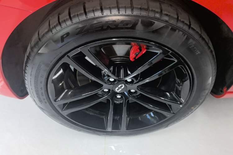 Used Hima AITO M5 2025 Extended-Range Ultra All-Wheel-Drive Version Right Rear Wheel Hub