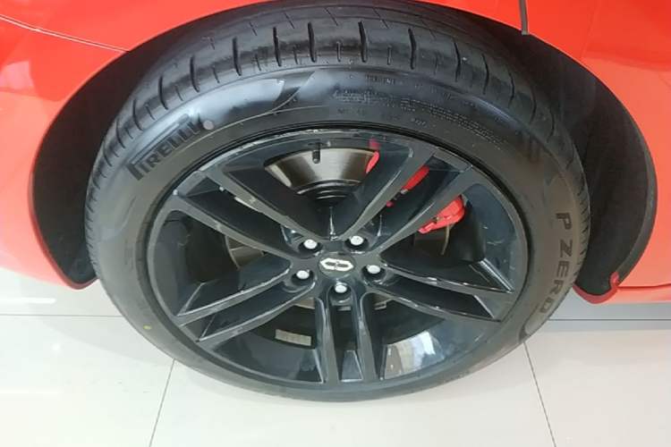 Used Hima AITO M5 2025 Extended-Range Ultra All-Wheel-Drive Version Right Rear Wheel Hub