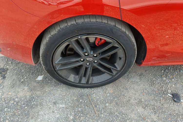 Used Hima AITO M5 2025 Extended-Range Ultra All-Wheel-Drive Version Right Rear Wheel Hub