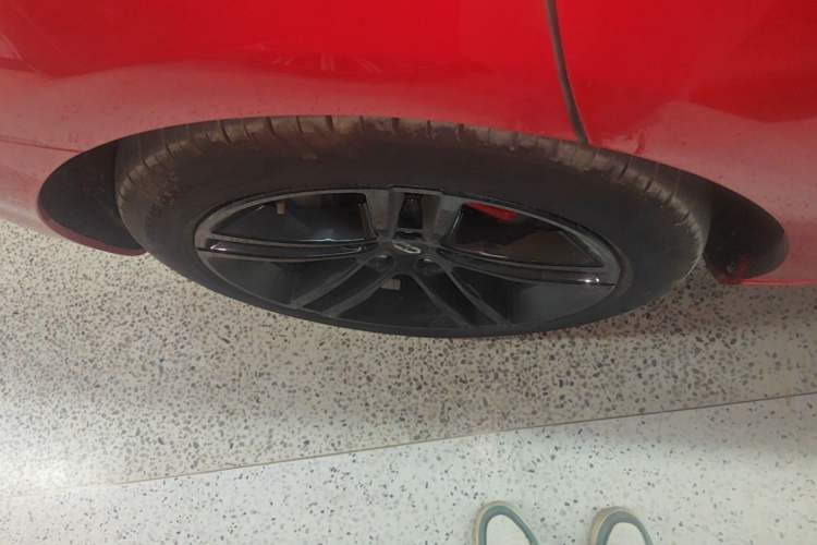 Used Hima AITO M5 2025 Extended-Range Ultra All-Wheel-Drive Version Right Rear Wheel Hub