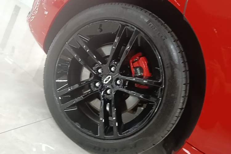 Used Hima AITO M5 2025 Extended-Range Ultra All-Wheel-Drive Version Right Rear Wheel Hub