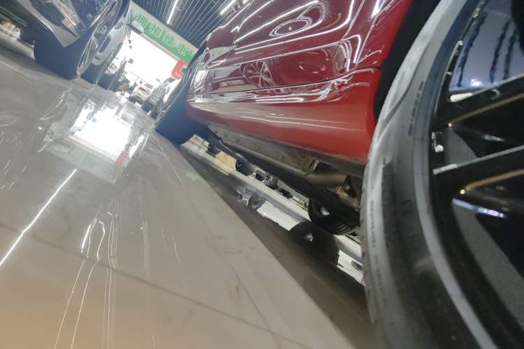 Used Hima AITO M5 2025 Extended-Range Ultra All-Wheel-Drive Version Right Side Sill