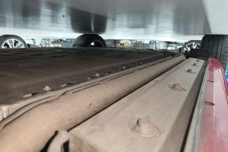 Used Hima AITO M5 2025 Extended-Range Ultra All-Wheel-Drive Version Right Side Sill