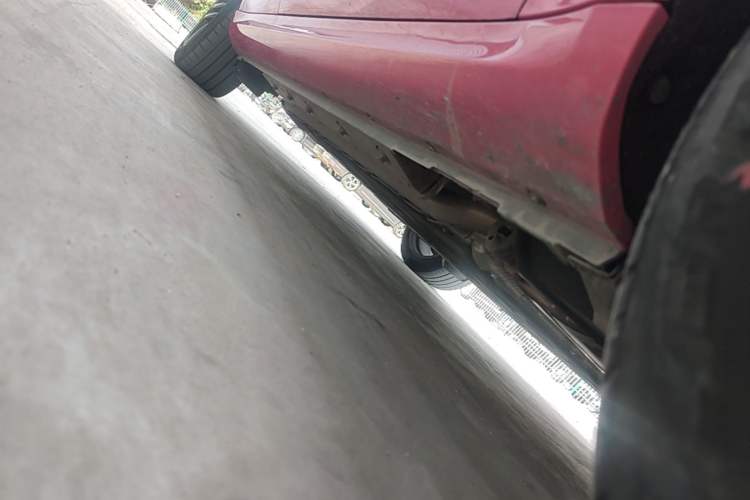 Used Hima AITO M5 2025 Extended-Range Ultra All-Wheel-Drive Version Right Side Sill