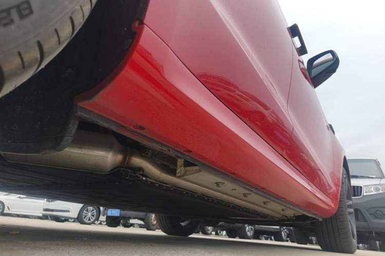 Used Hima AITO M5 2025 Extended-Range Ultra All-Wheel-Drive Version Right Side Sill