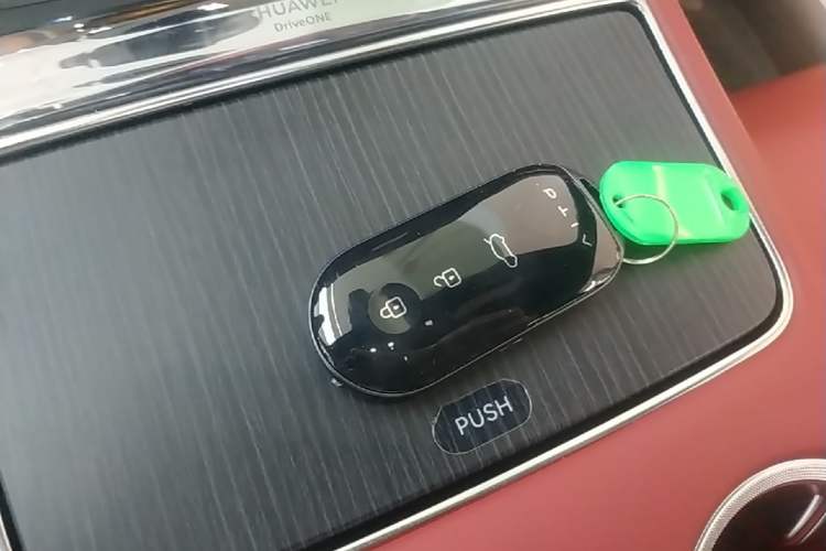 Used Hima AITO M5 2025 Extended-Range Ultra All-Wheel-Drive Version Vehicle Key