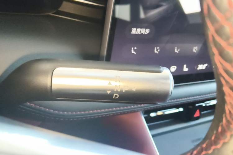 Used Hima AITO M5 2025 Extended-Range Ultra All-Wheel-Drive Version Gear Lever