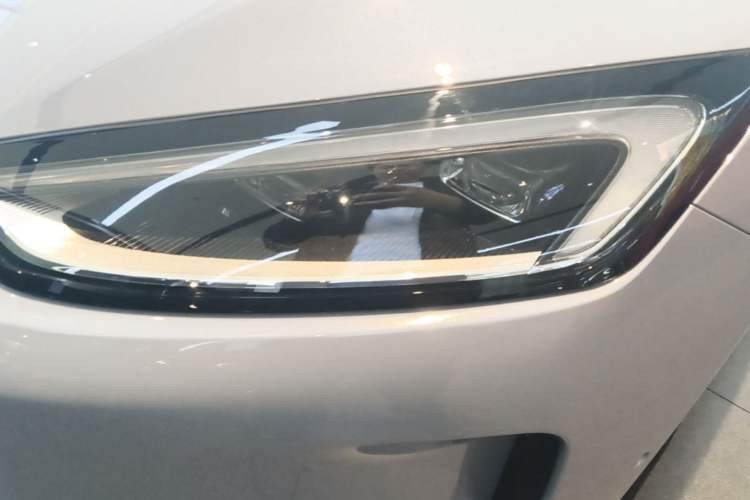 Used Hima AITO M5 2025 Extended-Range Ultra All-Wheel-Drive Version Left Front Headlight